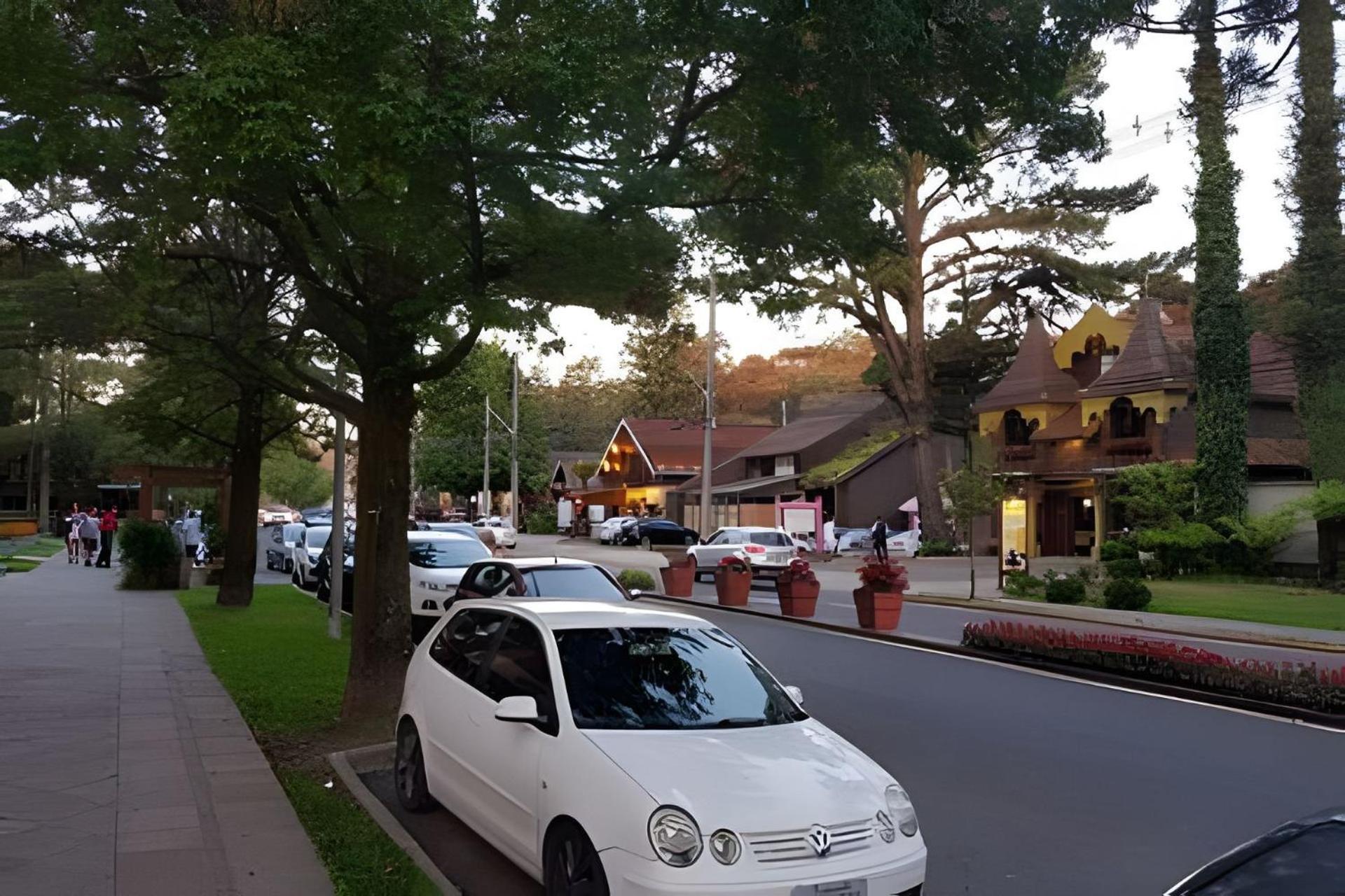 Maravilhoso Apartamento No Centro De Gramado Exteriör bild